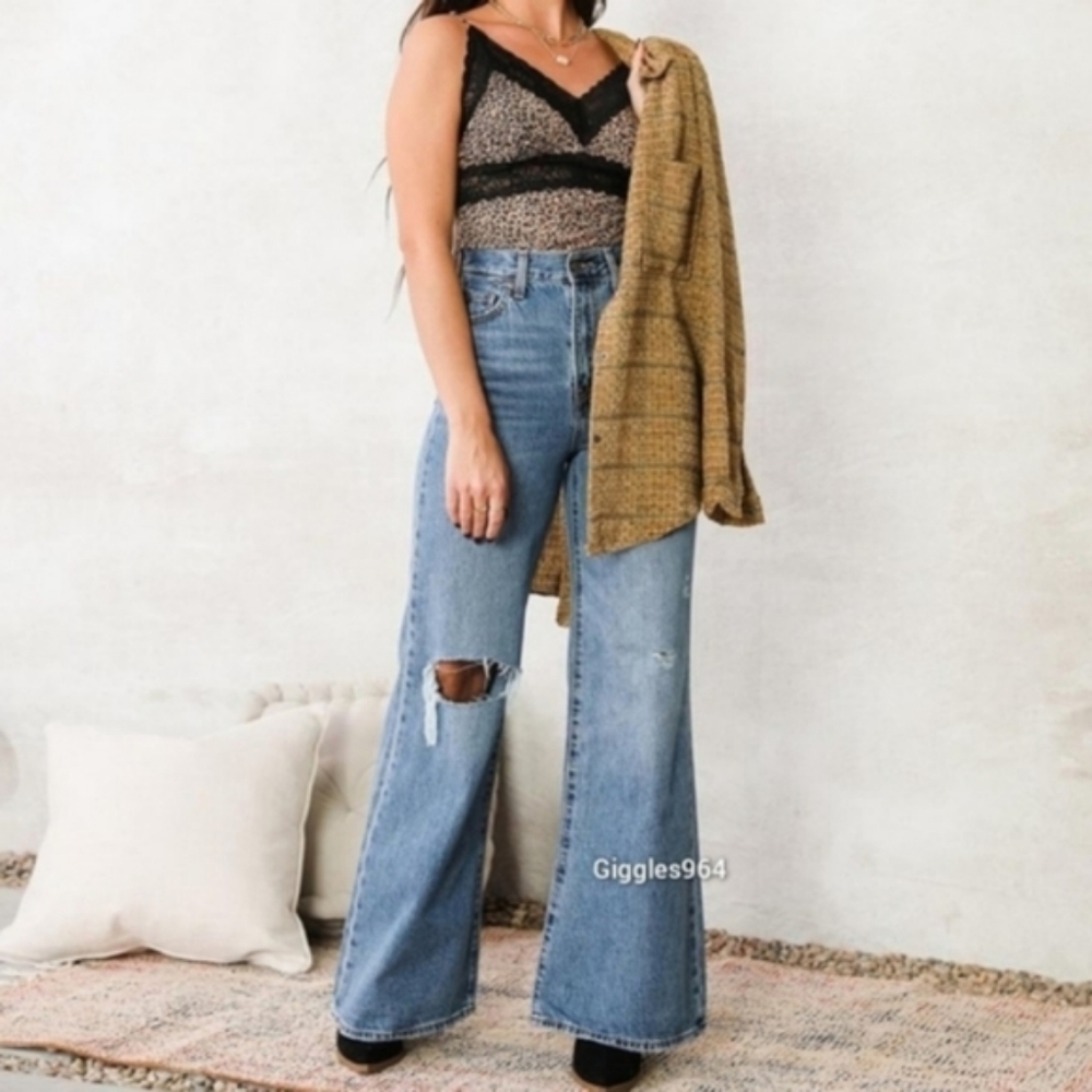 Levi's Ribcage High Rise Bootcut Jeans - Picture 15 of 15